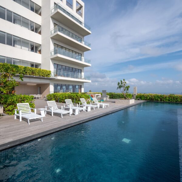 Altair Residences - Infinity Pool - Colombo - 2